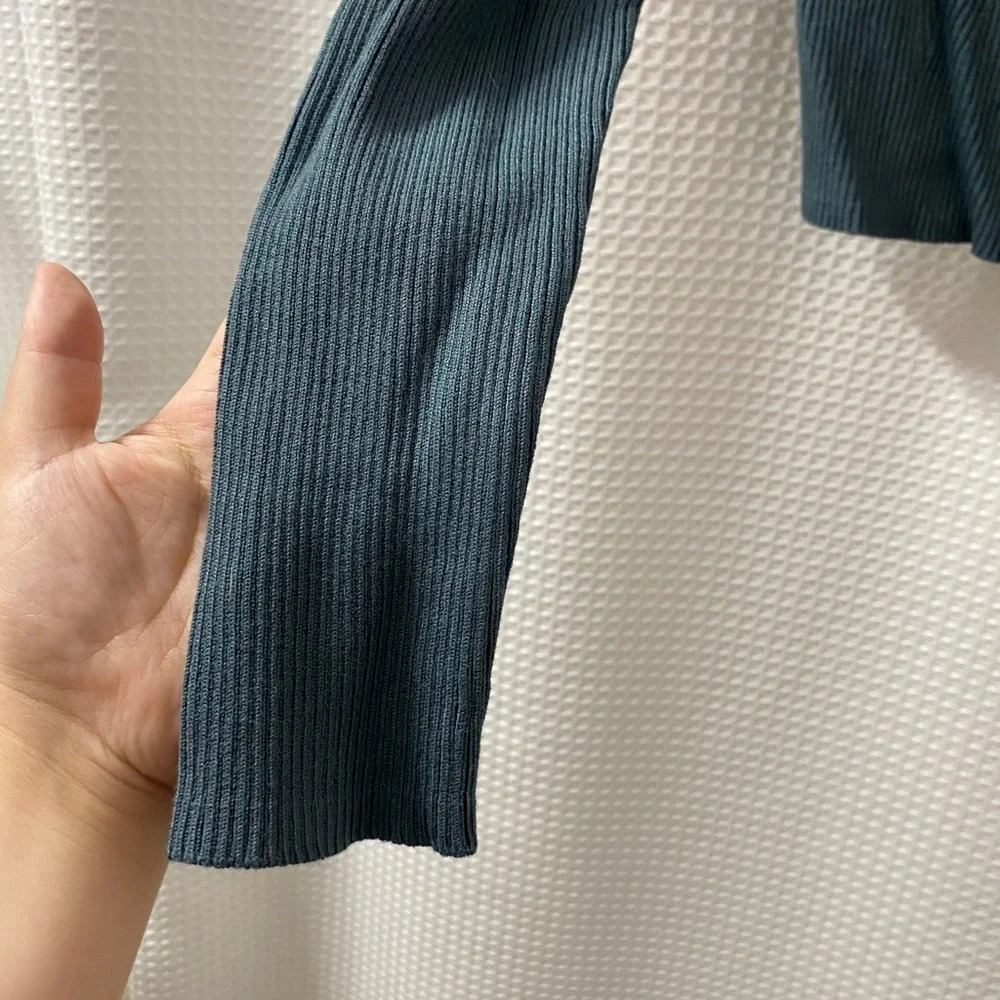NWT H&M Ribbed Sweater - Picture 2 of 6